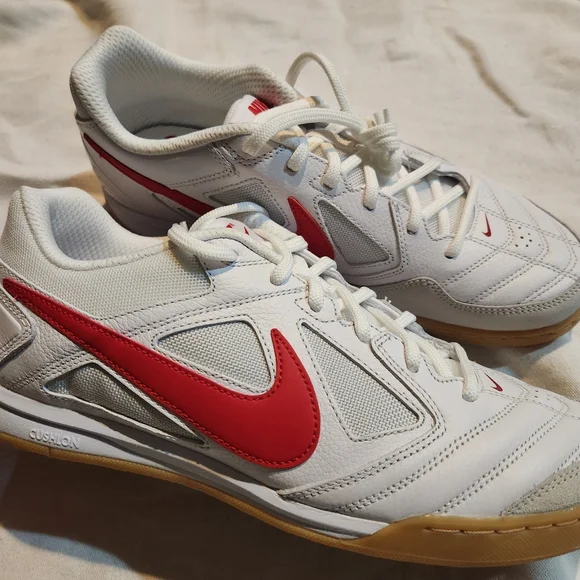 Nike Men's Gato FB Sneakers Size 10 University Red White NWT NIB